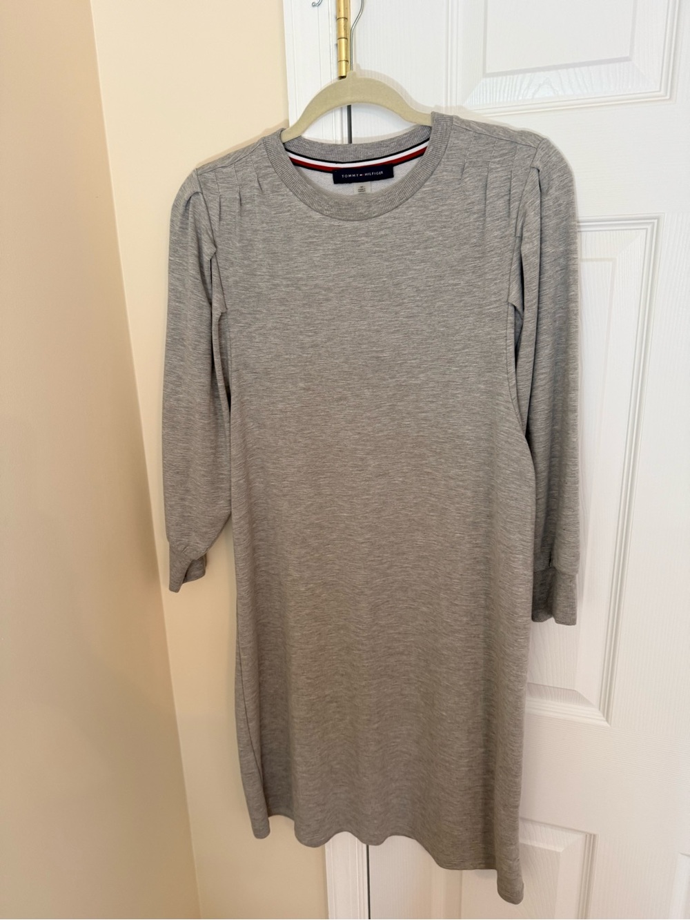 💕NWOT Tommy Hilfiger Light Grey Midi Knit Dress
